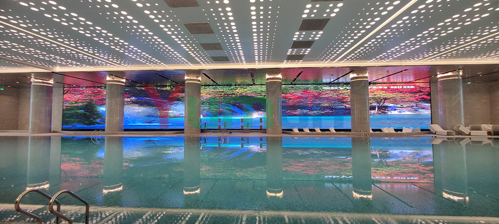 某国际会议酒店大型游泳池 